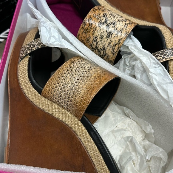 Diane von Furstenberg “Tiffany” Camel Watersnake Wedge Sandals – Size 7.5M - Picture 9 of 9